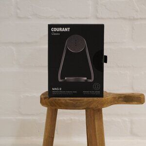 Courant Classics Mag 2 Magnetic Wireless Charging Stand Premium Italian Leather